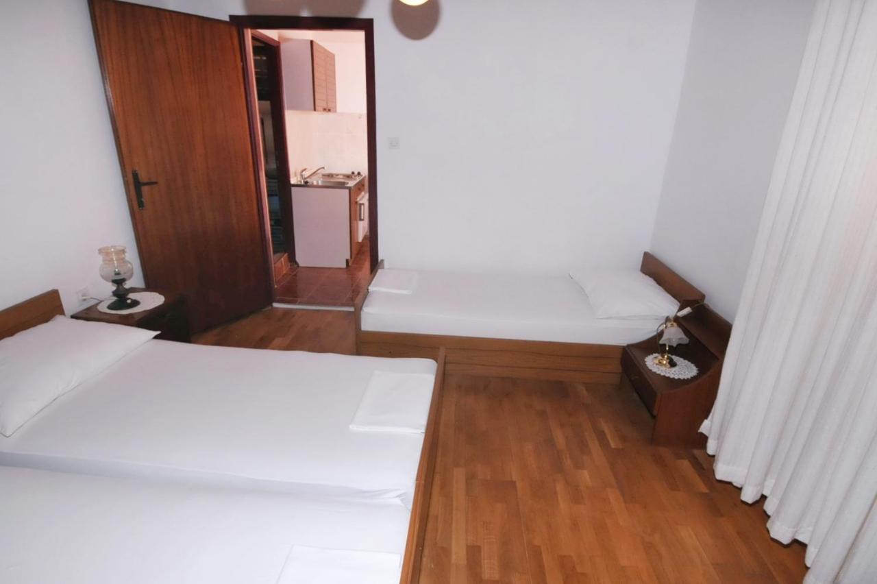 Apartment Metajna 6421B 外观 照片