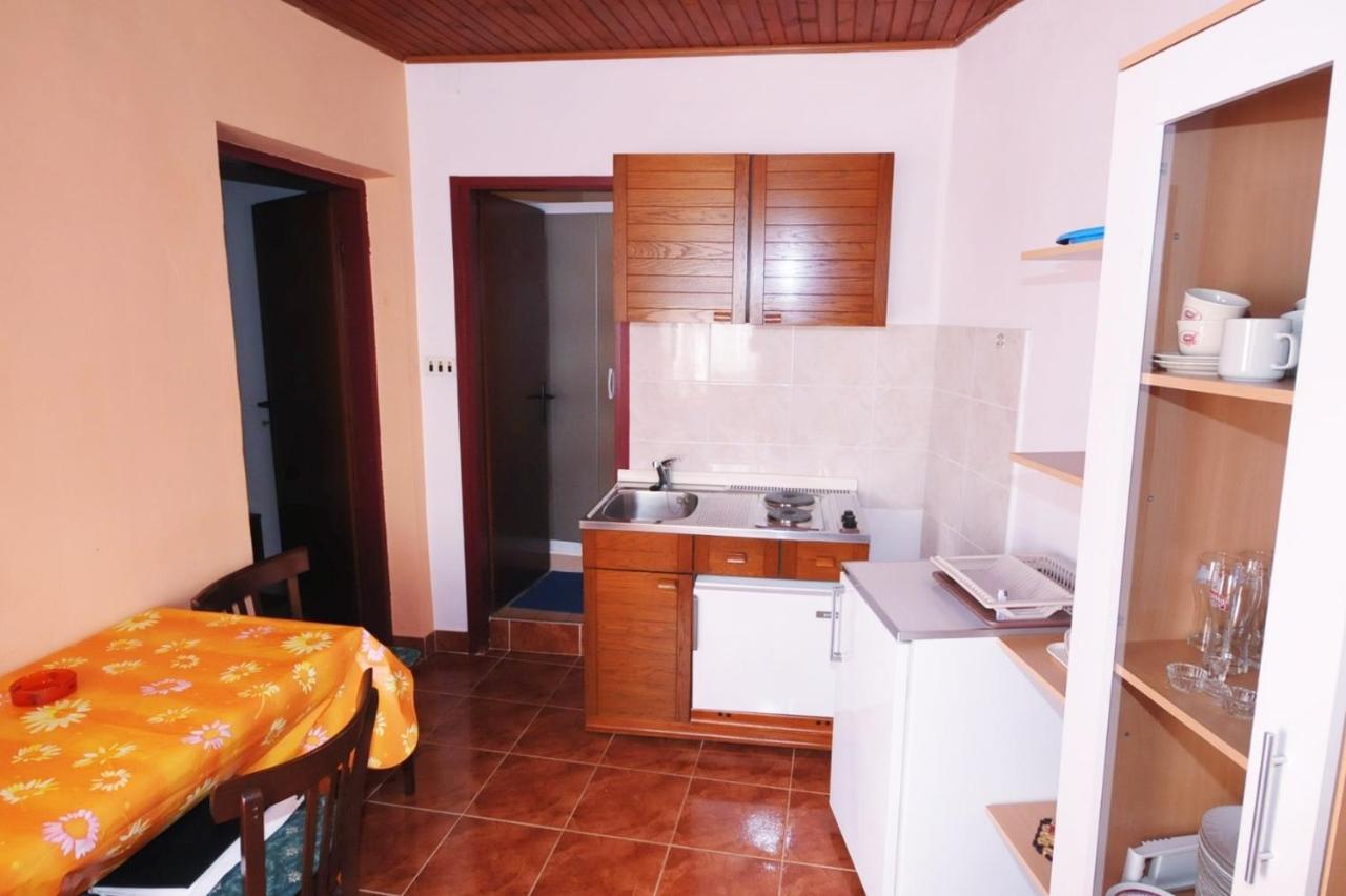 Apartment Metajna 6421B 外观 照片